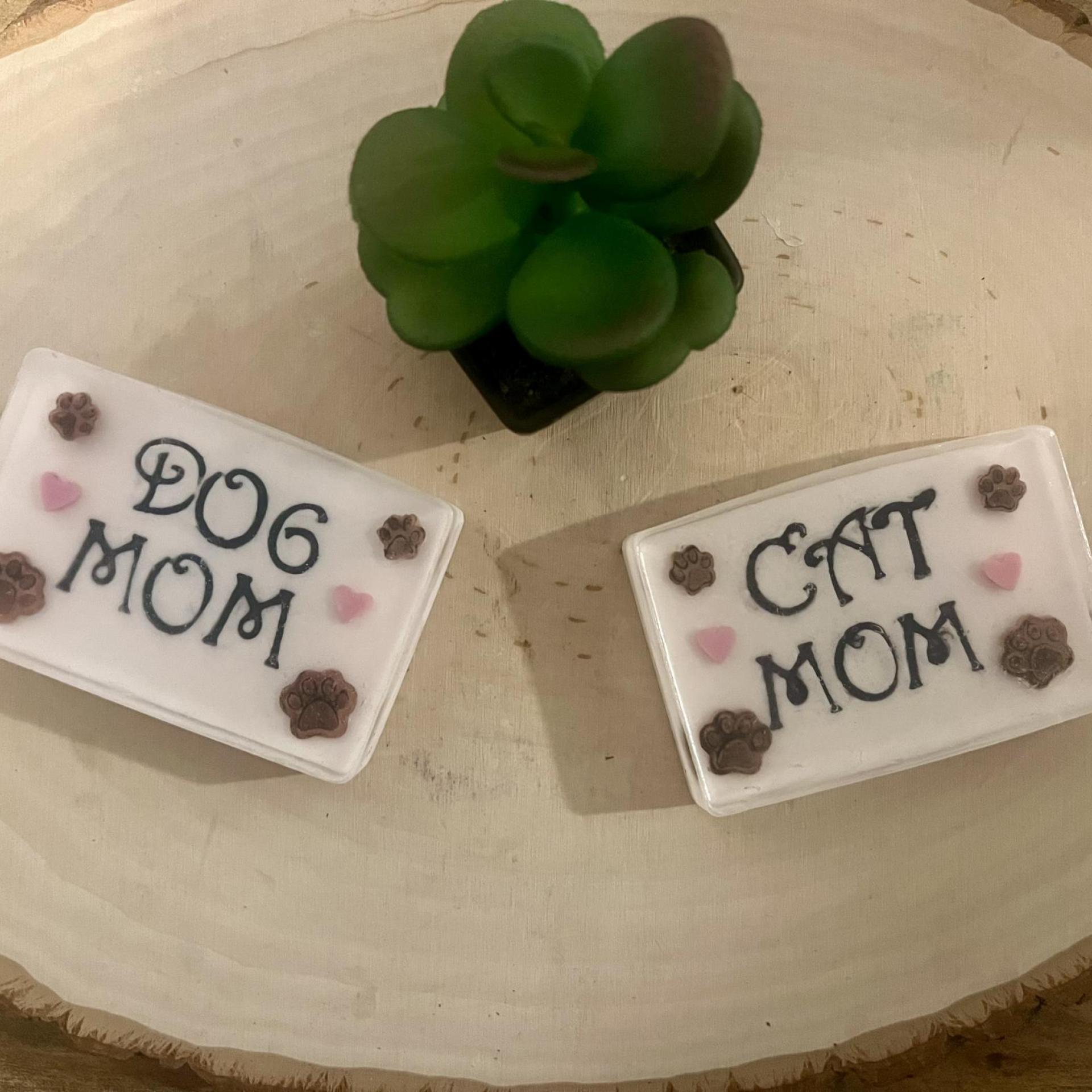 The Pet Mom Bar